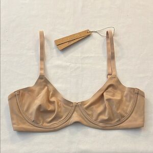 SKIMS FITS EVERYBODY UNLINED DEMI BRA
